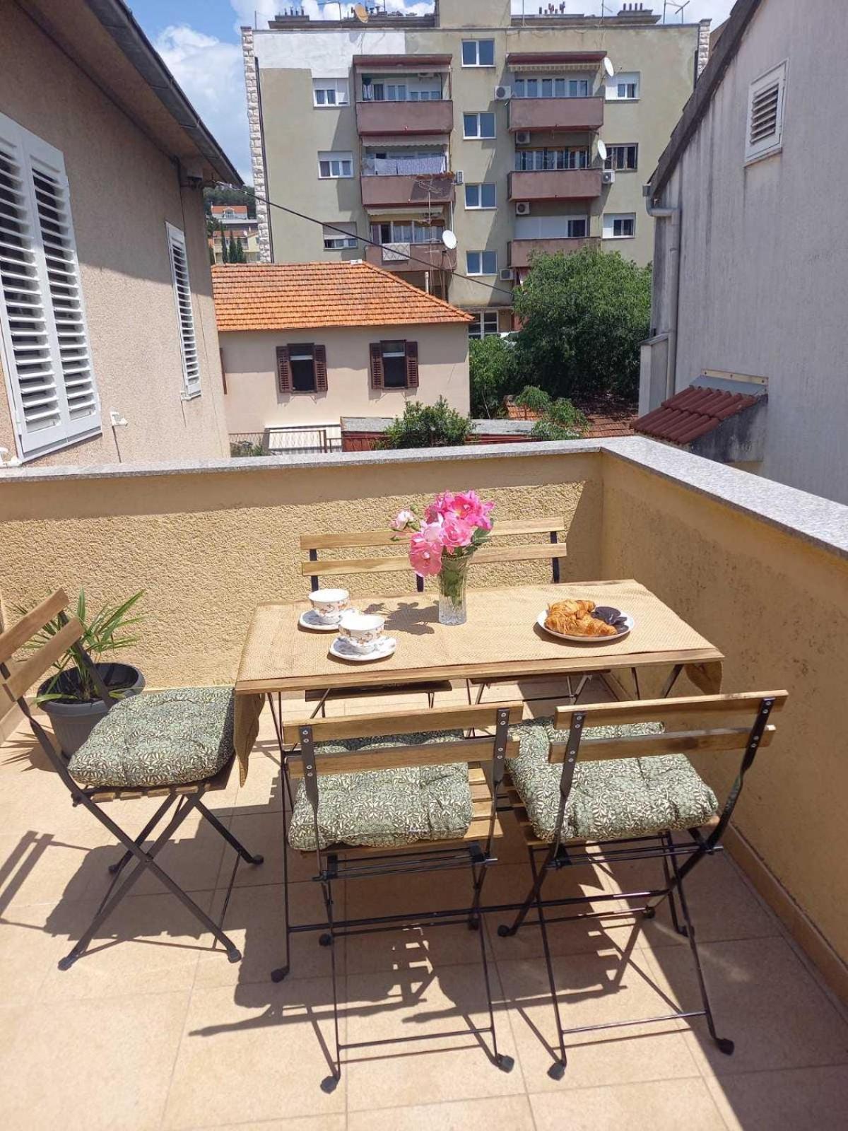 Apartment Ana, Free Garage Parking 시베니크 외부 사진